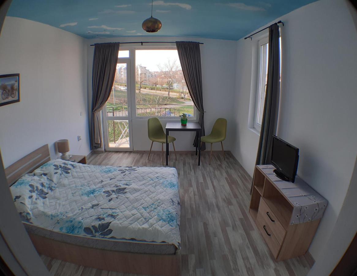 Doppel- oder Zweibettzimmer