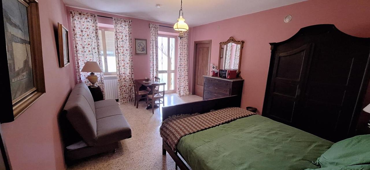 King Studio with Sofa Bed