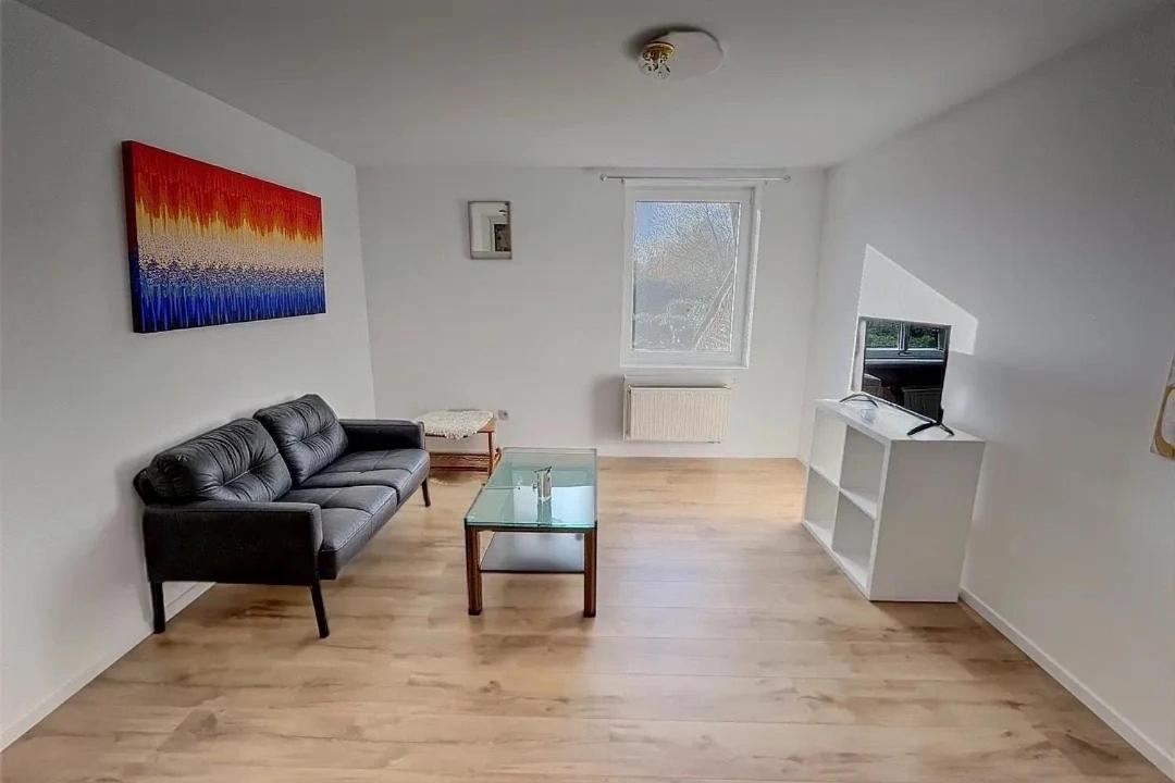 Jean 1C Brussels-Charleroi-Airport - B&B