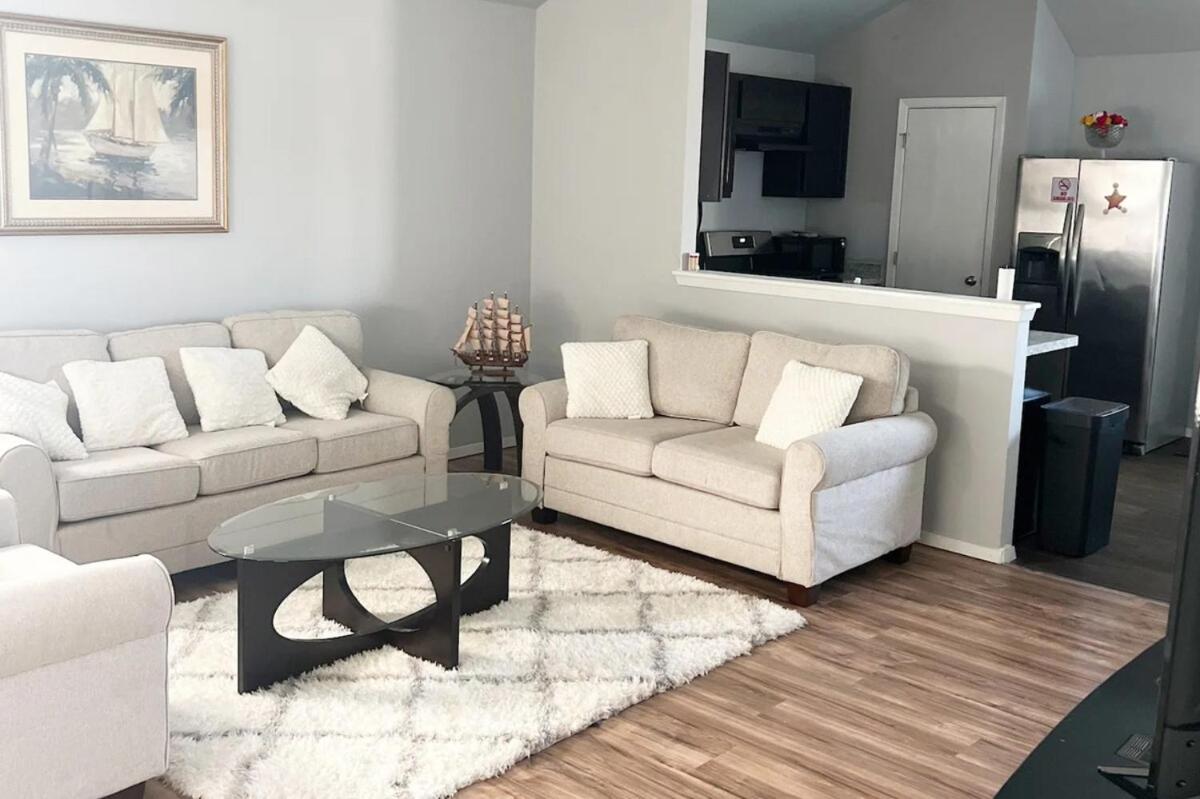 Wonderful Wilshire with King beds - Ferienwohnung Oklahoma City