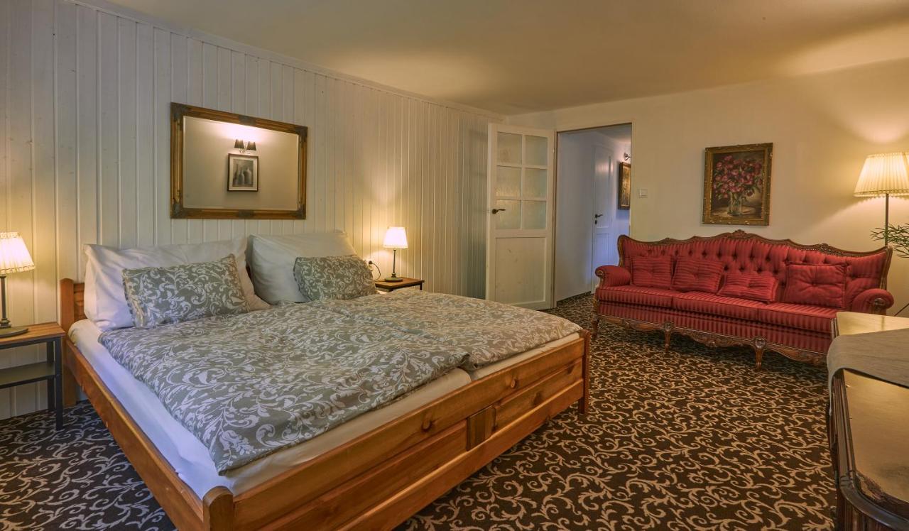 Standard Family Room with Shower