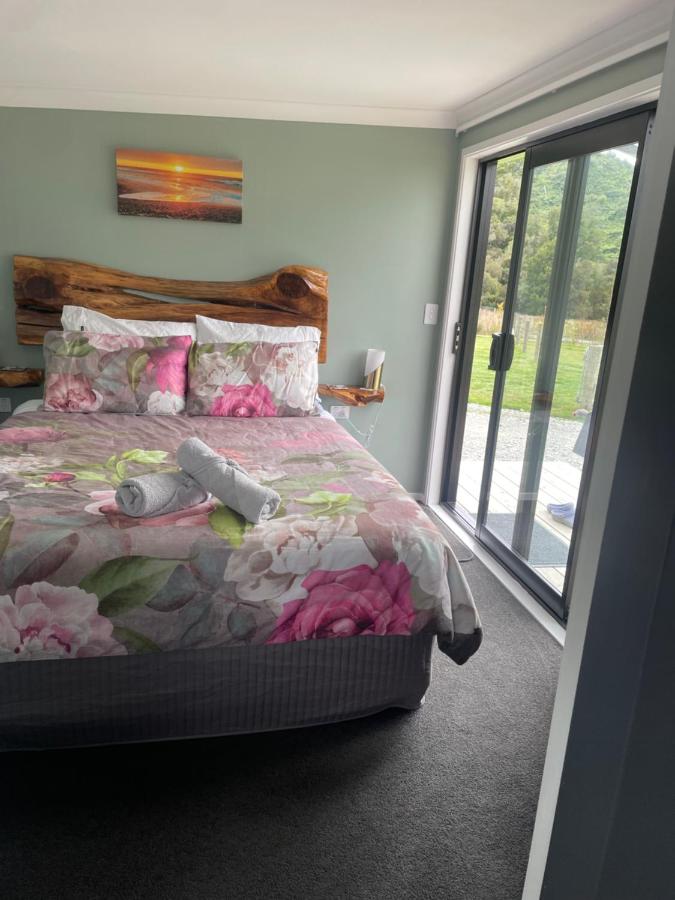 Queen Room with Garden View