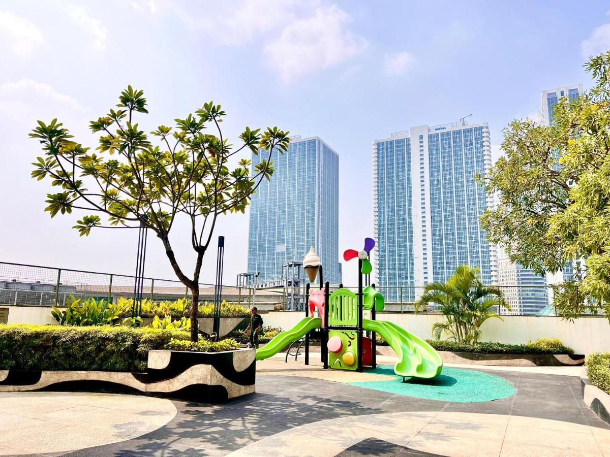 Noir Vista - UResidence 2 Karawaci with Golf View - B&B Tangerang
