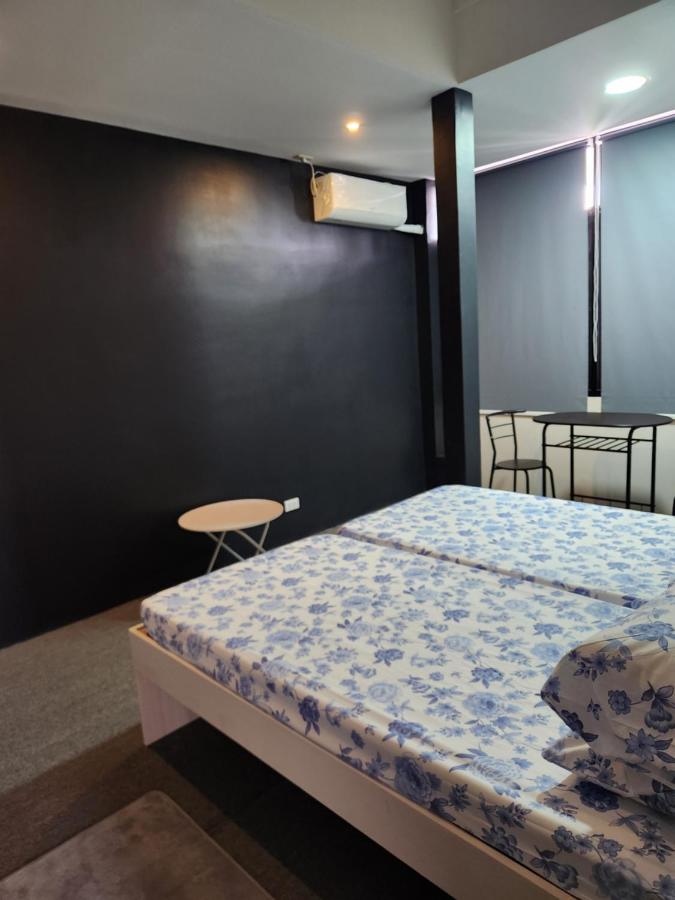 YES Guesthouse - B&B
