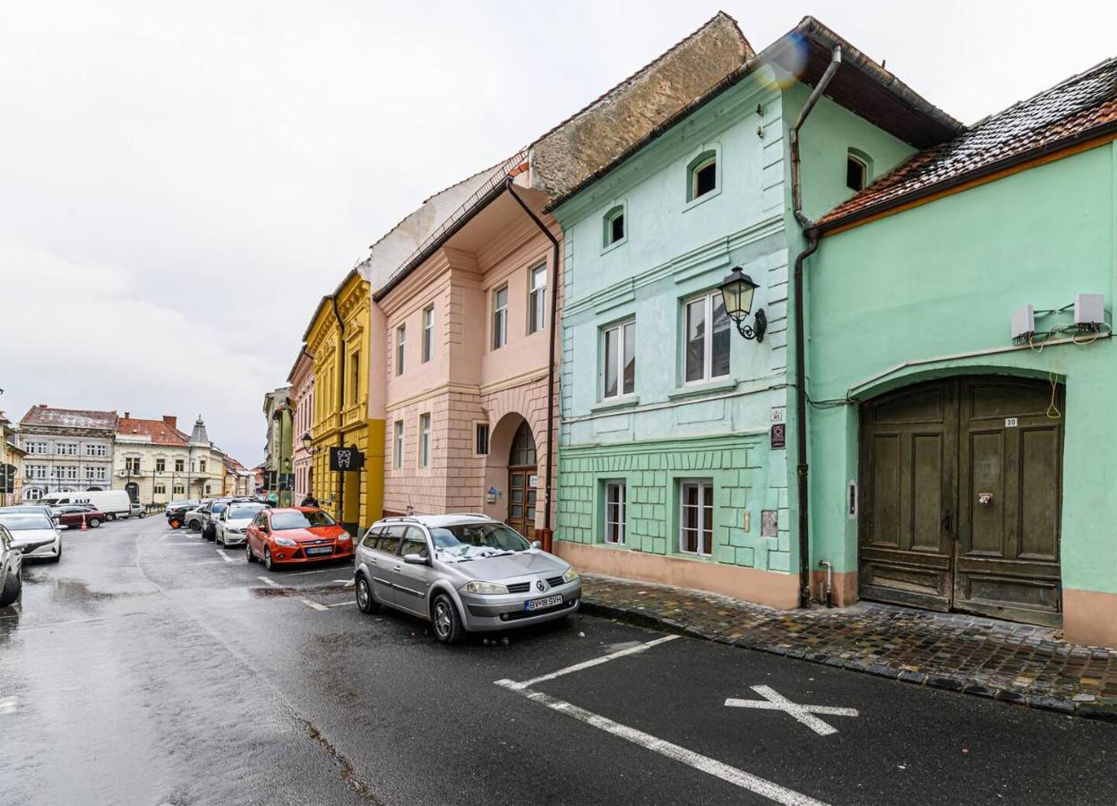 3 min to everything-Stylish-Modern-Old Fortress - B&B Braşov