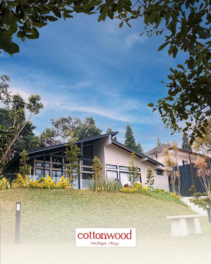 Cottonwood Yaputa Heated-Onsen Netflix Api-Unggun Karaoke PS4 - B&B Sampay Dua