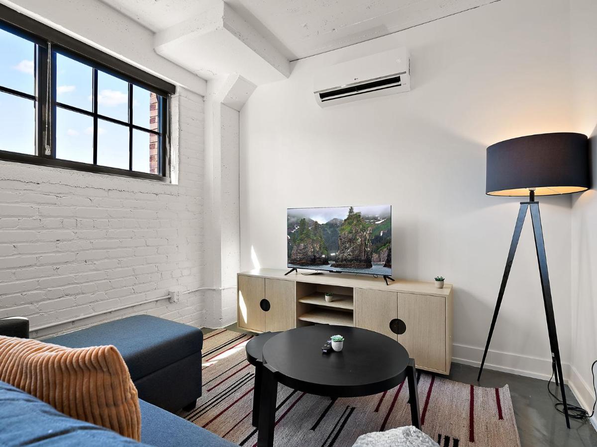 CozySuites NLG - Modern studio condo #26 - B&B Minneapolis
