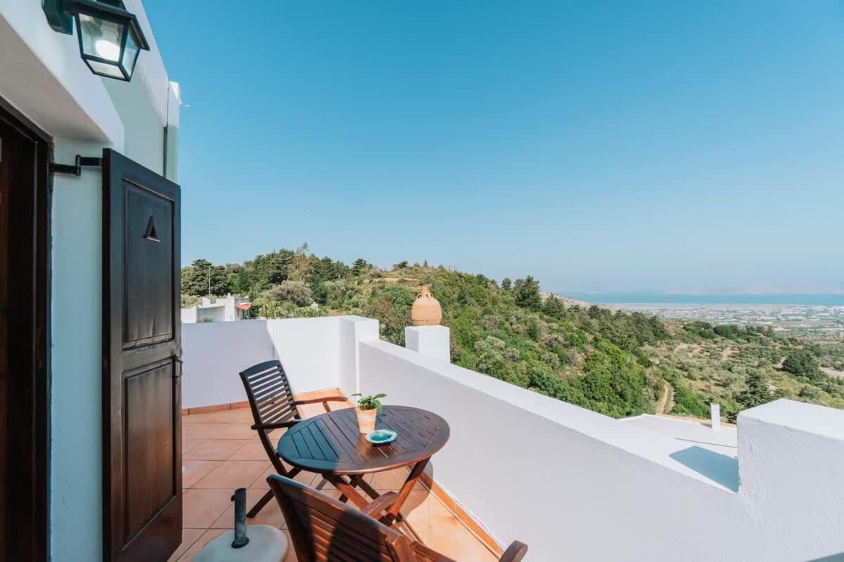 Infinity I - Stylish Apartment with Views - B&B