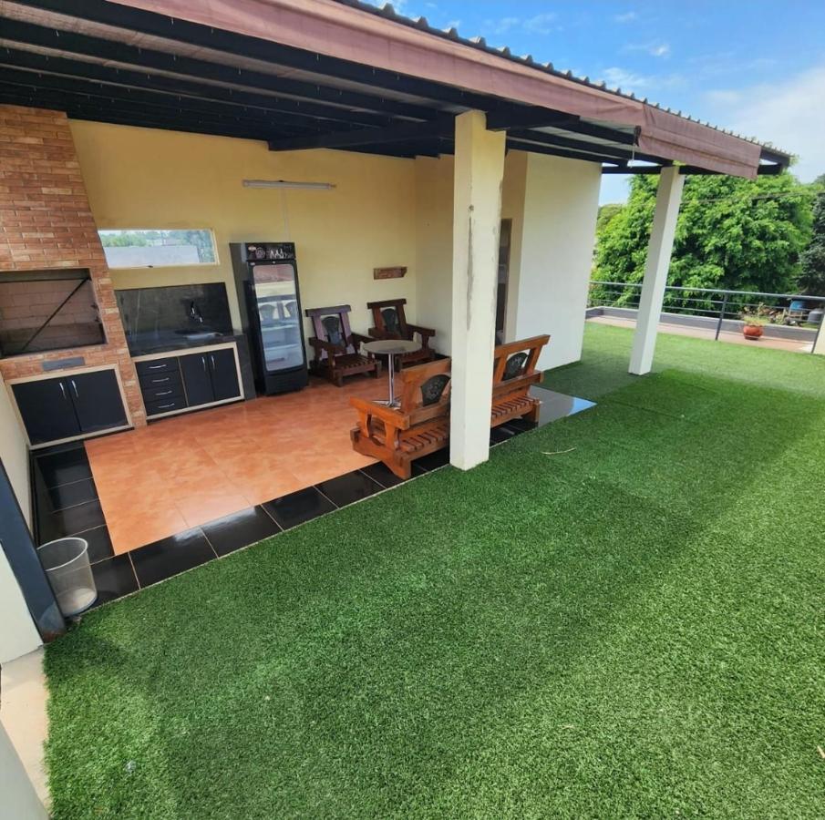 Amplia y Moderna Casa, en inmejorable ubicación - B&B Ciudad del Este