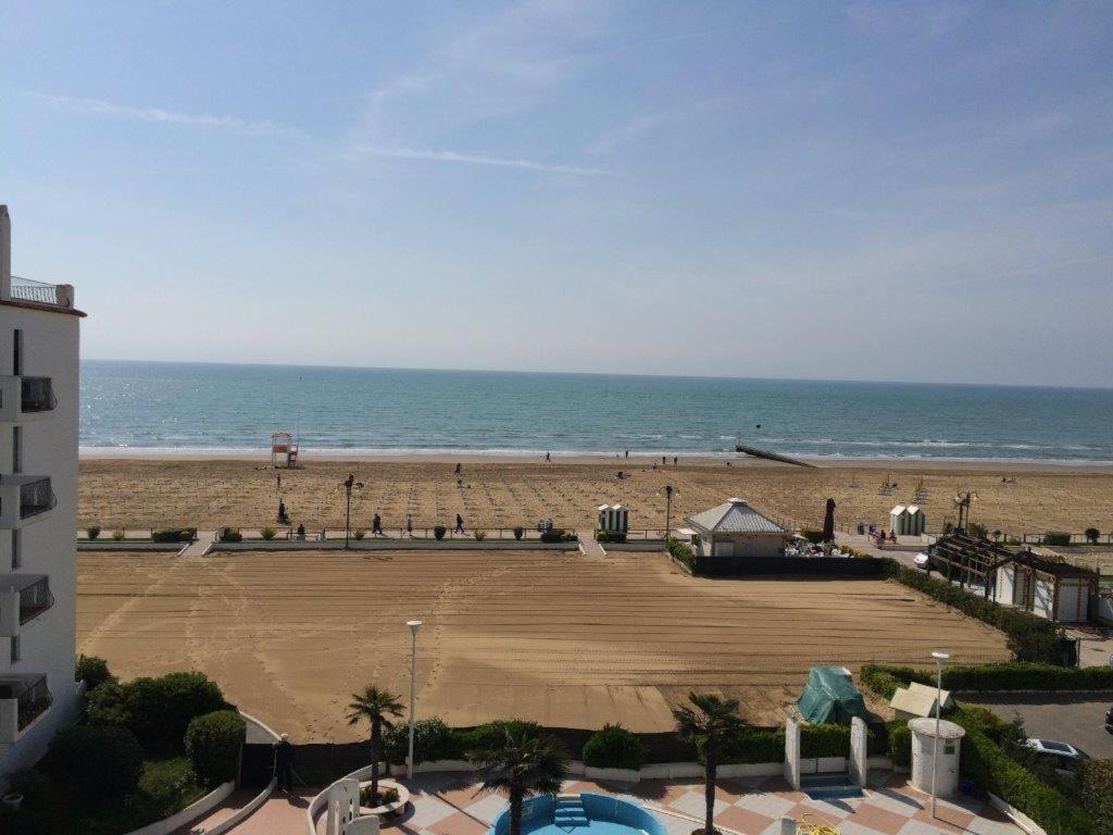 One-Bedroom Apartment with Sea View