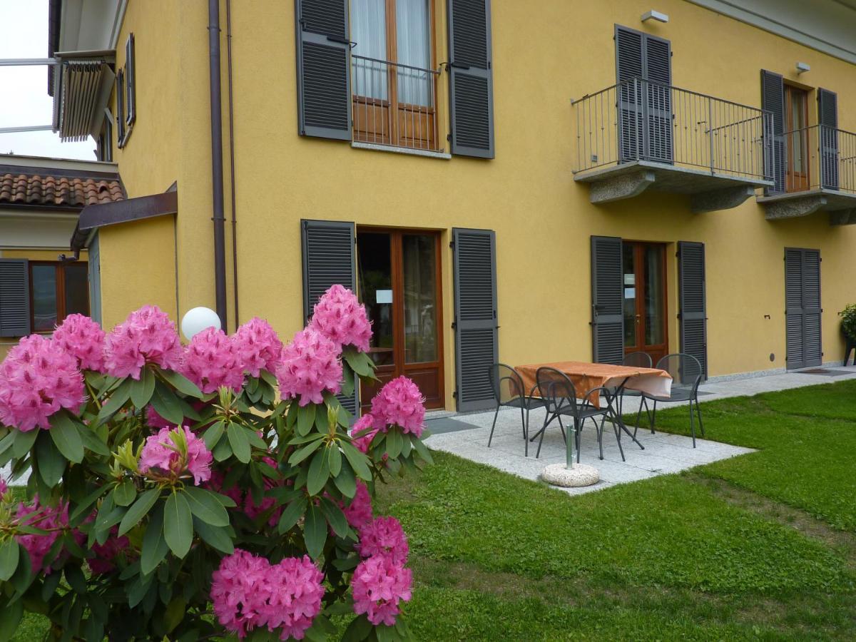 Apartment AZZURRA Terrasse Gartenblick Parkplatz kostenlos 100 mtr zum Strand - B&B Cannobio