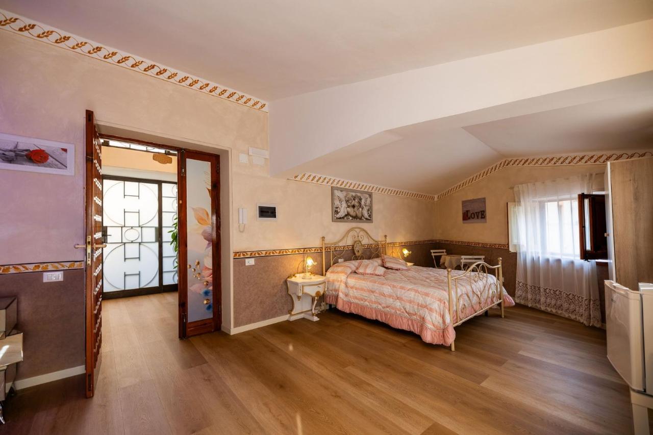 King Room with Spa Bath