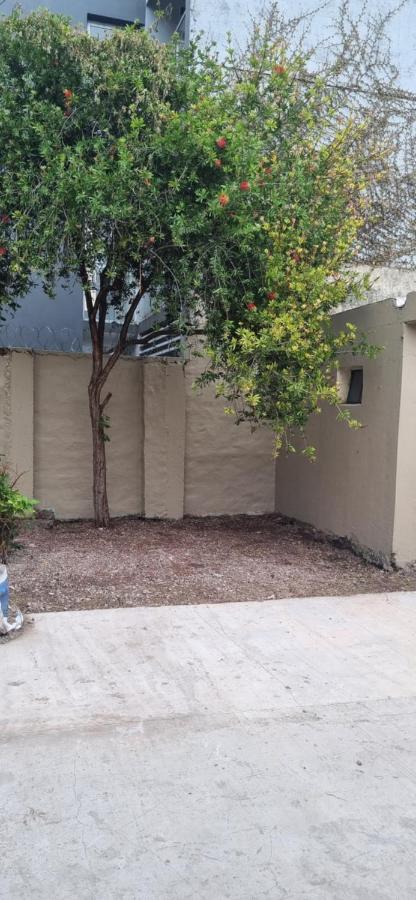 Hermosa casa céntrica con cochera - Chambres d’hôtes Junín