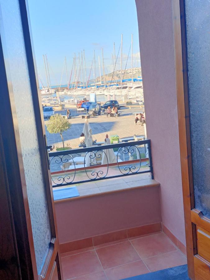 Il balconcino di Monica Procida - B&B Procida