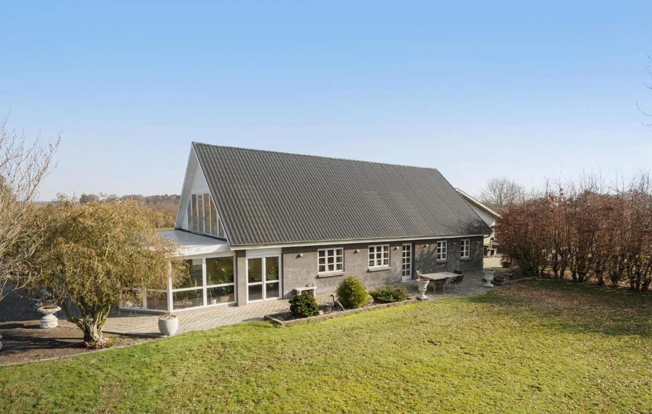 2 Bedroom Amazing Home In Grindsted - Bed and Breakfast