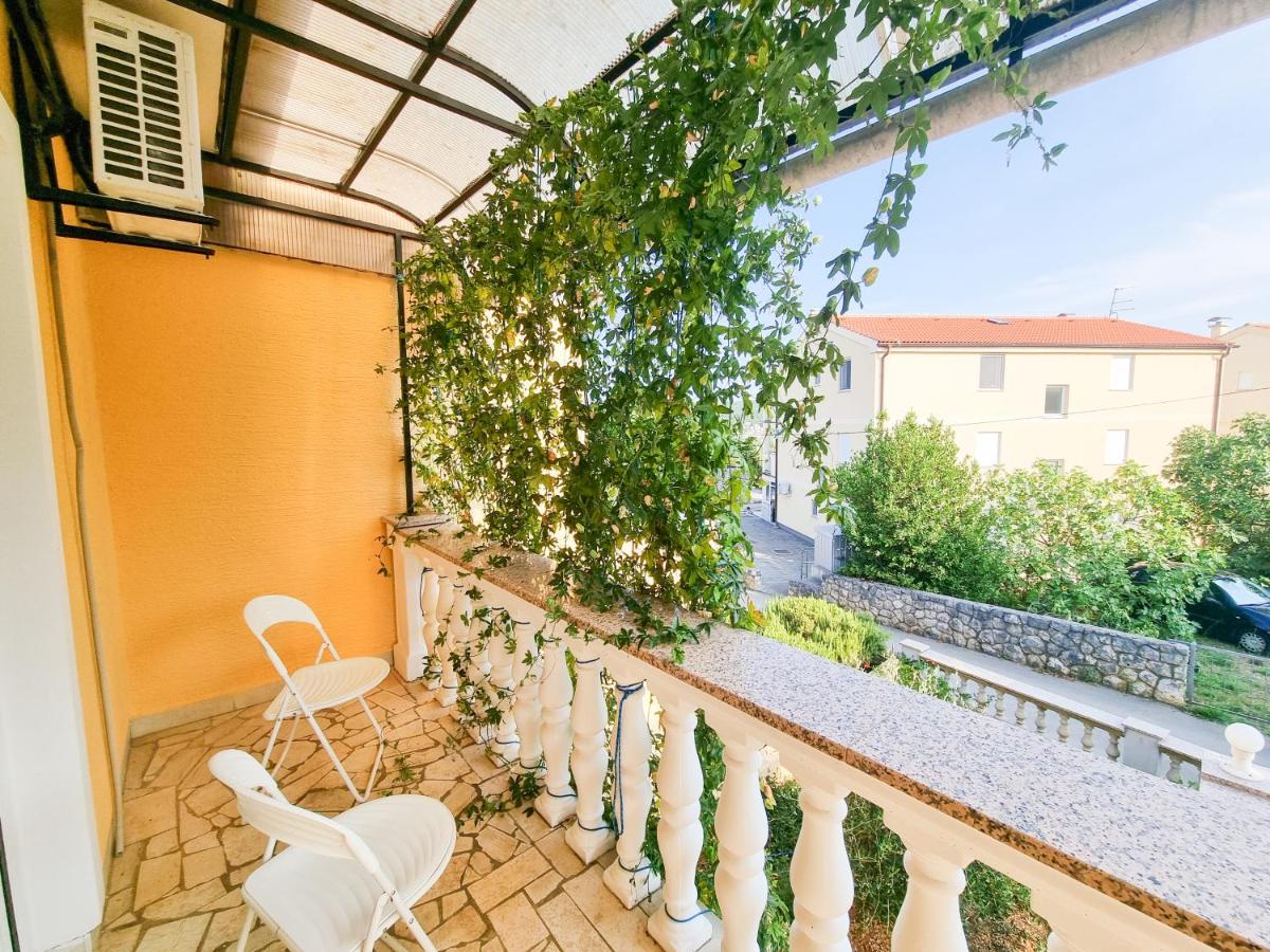 Apartment Nevenka - Ferienwohnung Čižići