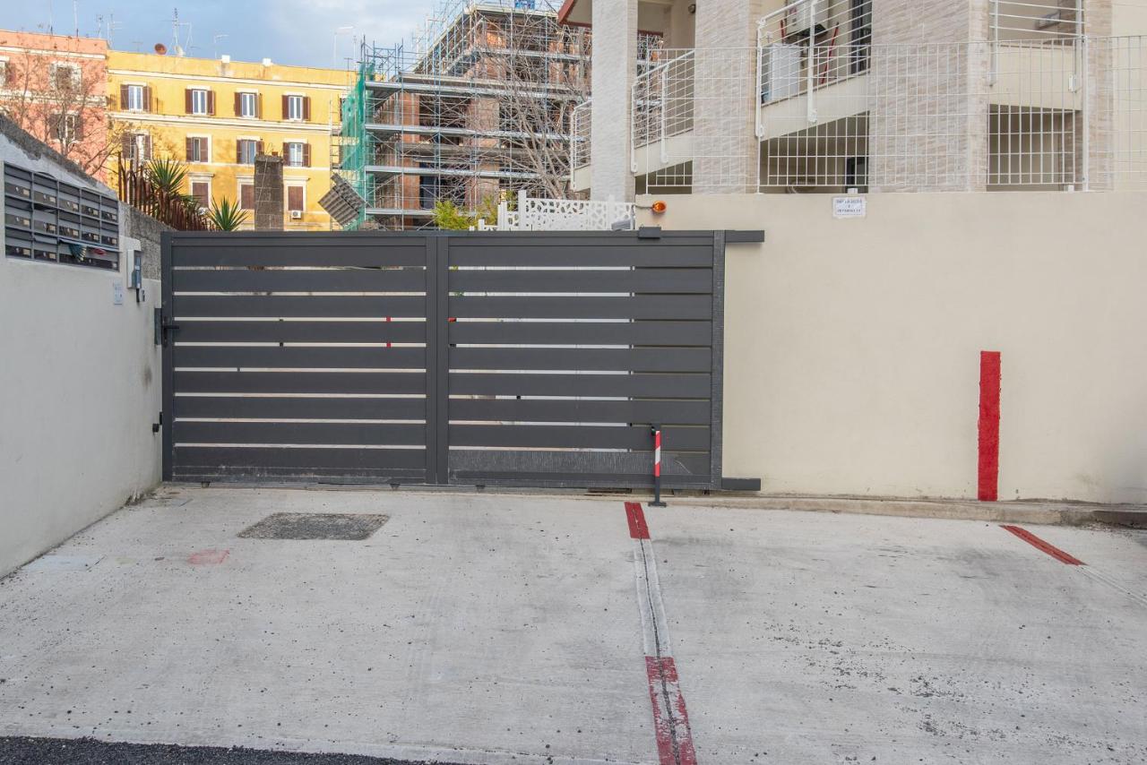 Urban Oasis near Termini with free private Parking - Ferienwohnung
