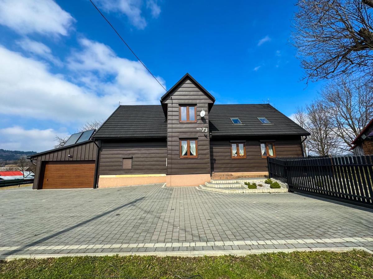 Beskidzki Domek Kurów - B&B
