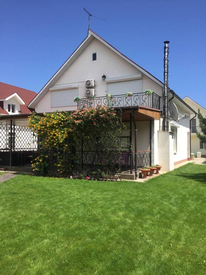 Коттедж на Иссык-Куле - B&B Cholpon-Ata
