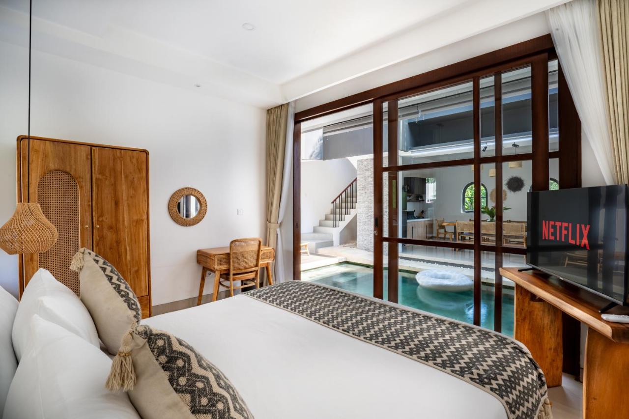 Jimbaran Breeze Villa By Island Escape - B&B Jimbaran