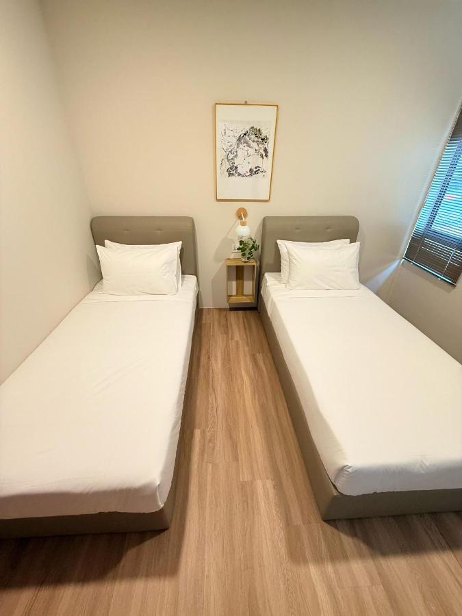 Twin Room with Private Bathroom