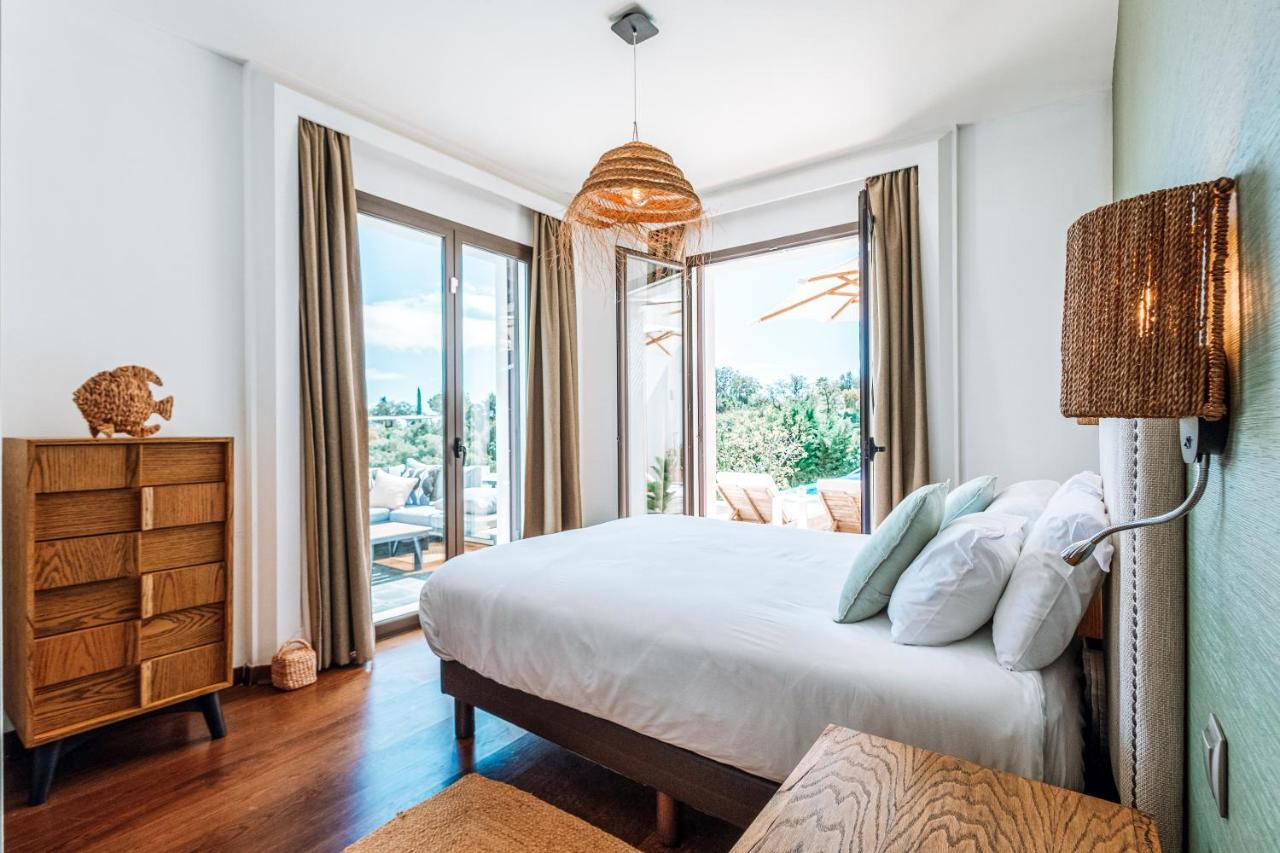 Deluxe Double Room with Balcony and Sea View