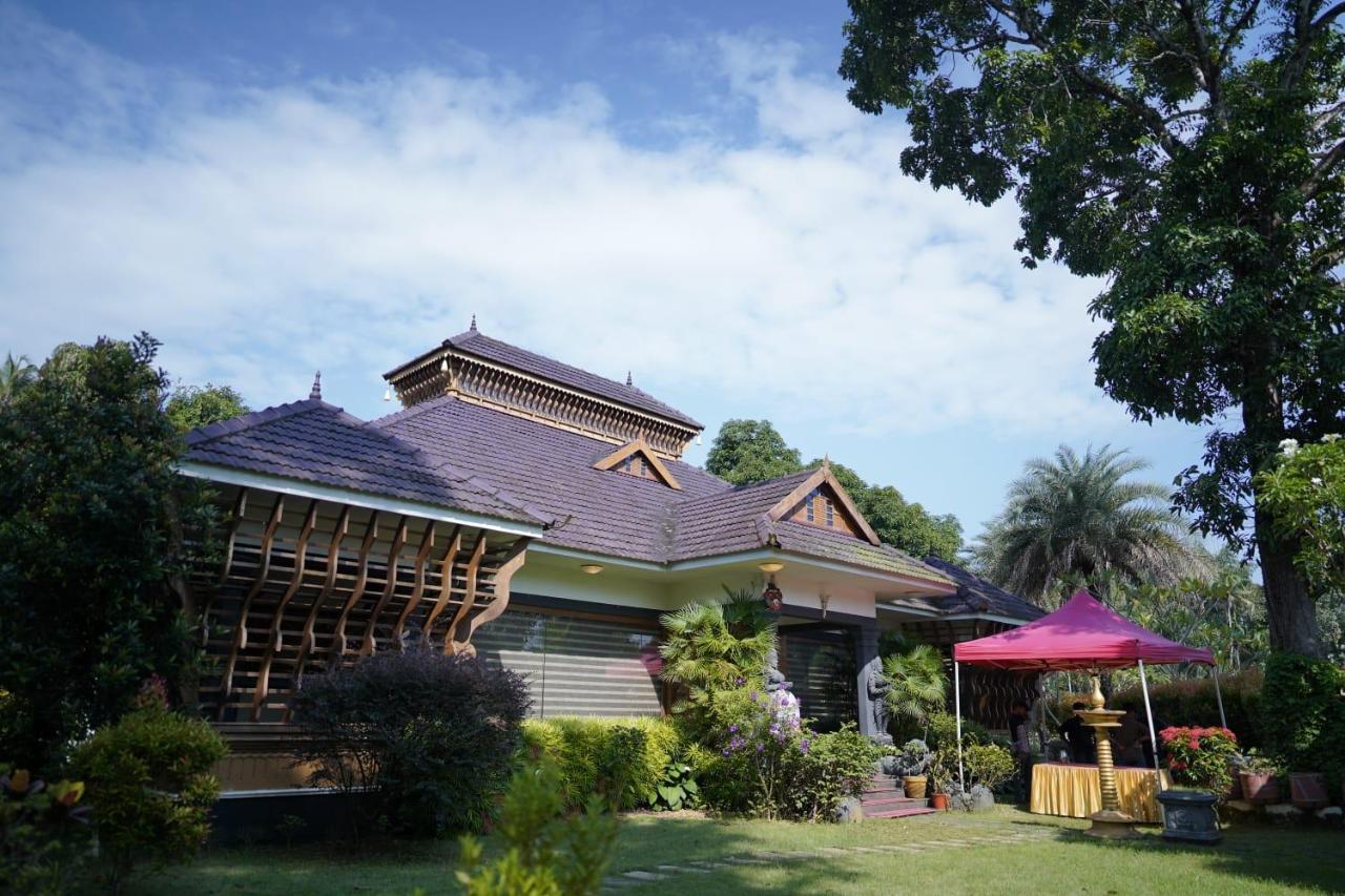 Kudajadri Heritage Pool Homestay Kothamangalam - B&B