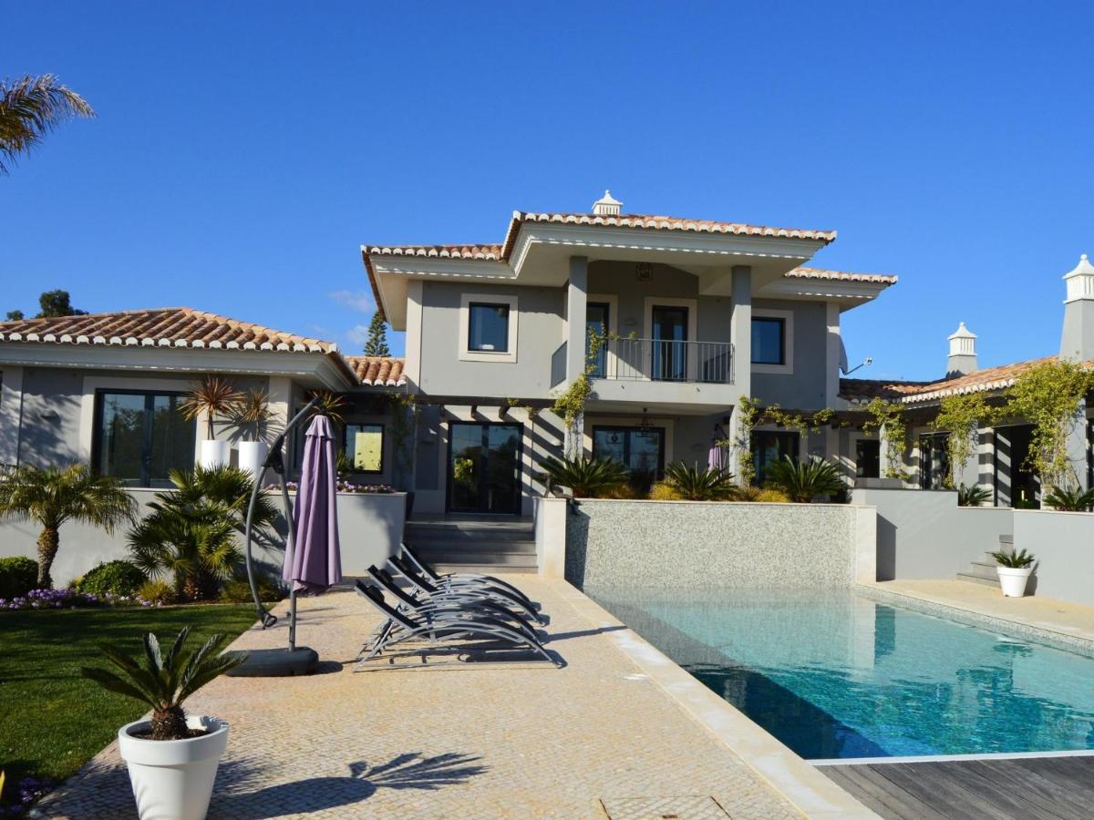 B&B Carvoeiro - Modern villa with swimming pool near Carvoeiro - Bed and Breakfast Carvoeiro