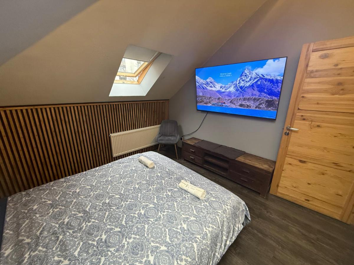Twin Room with Shower