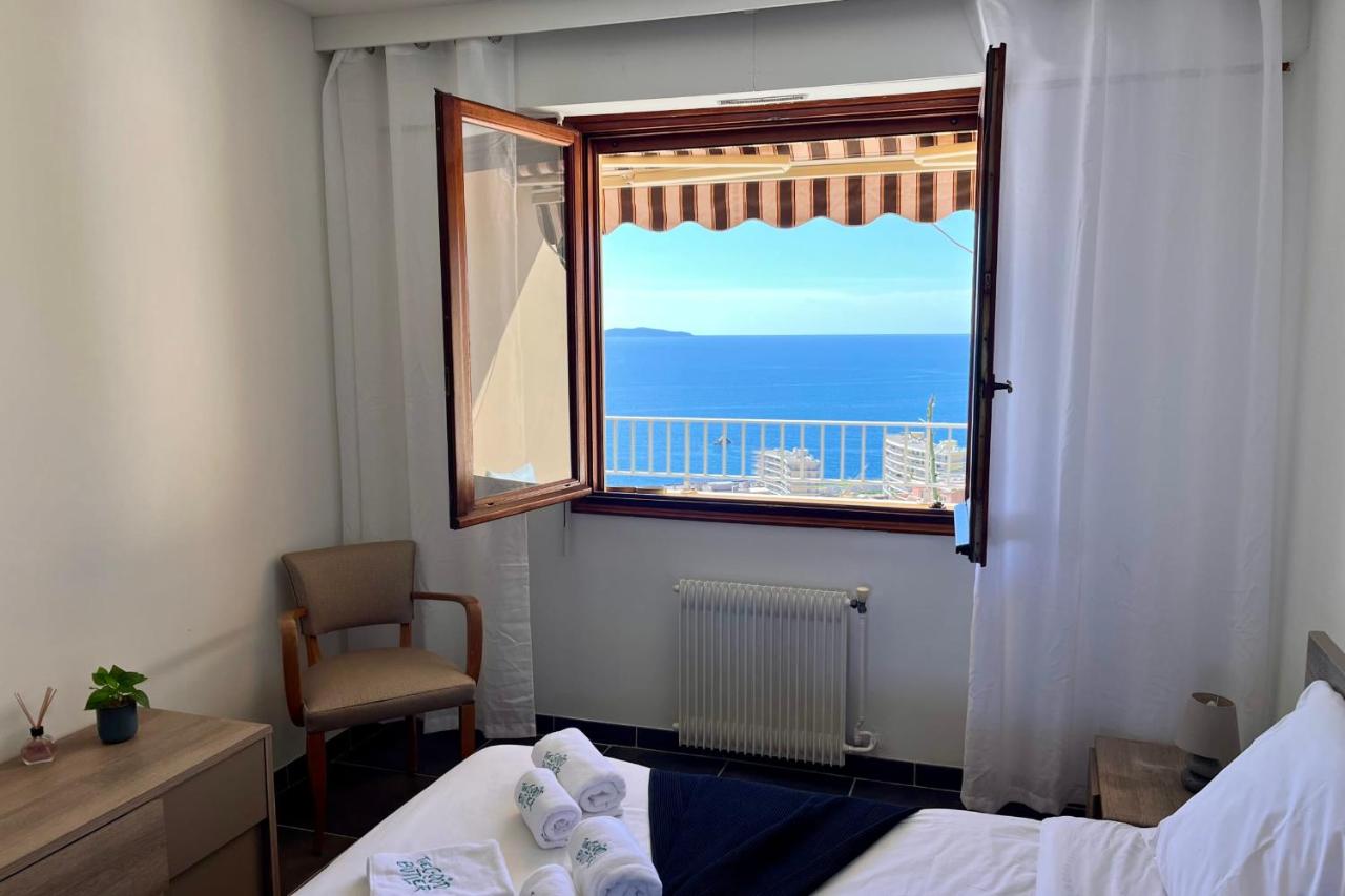 Dany - Apartment with large balcony and sea view - Bed and Breakfast Ajaccio