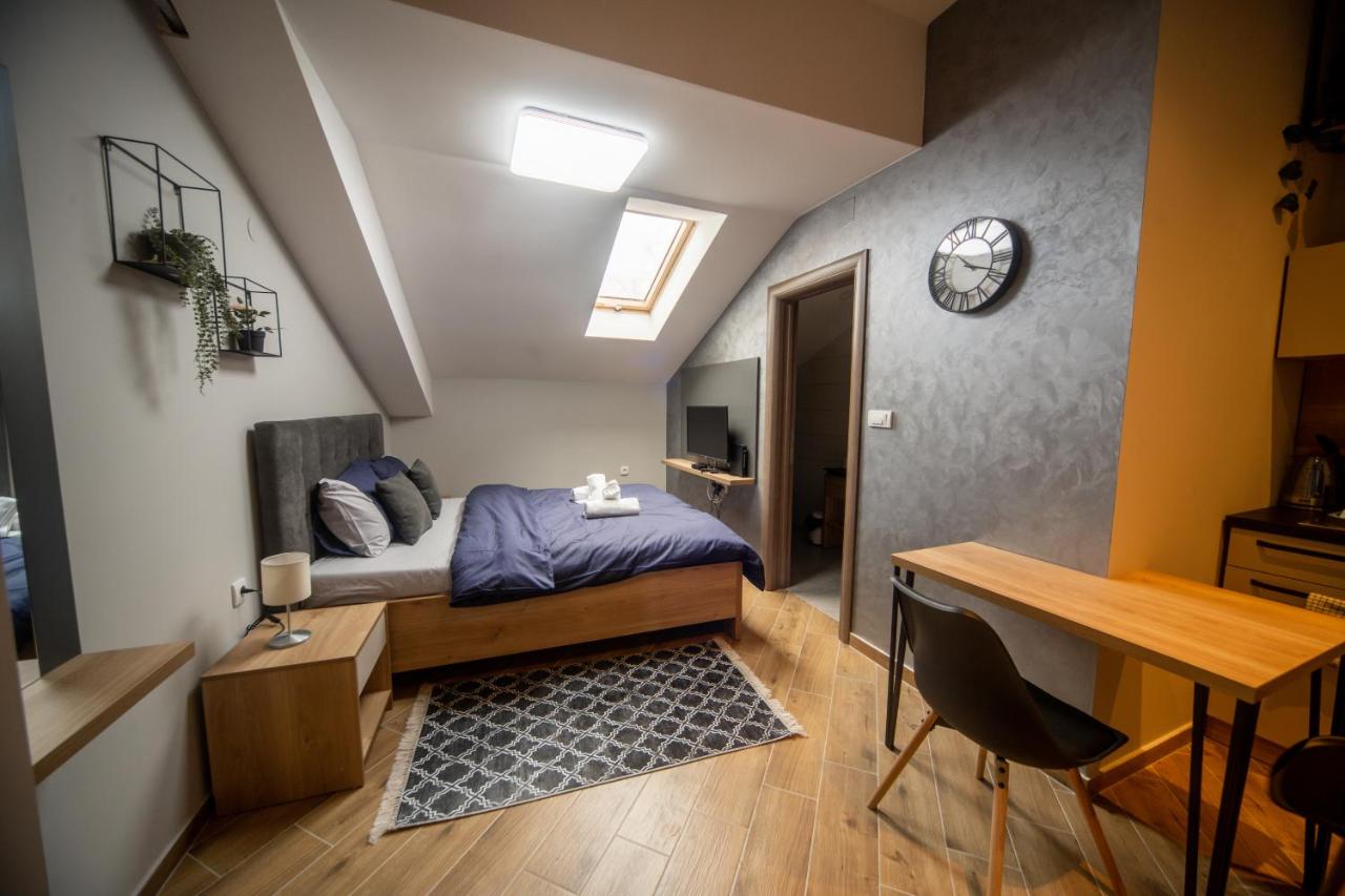 Square Studios - B&B