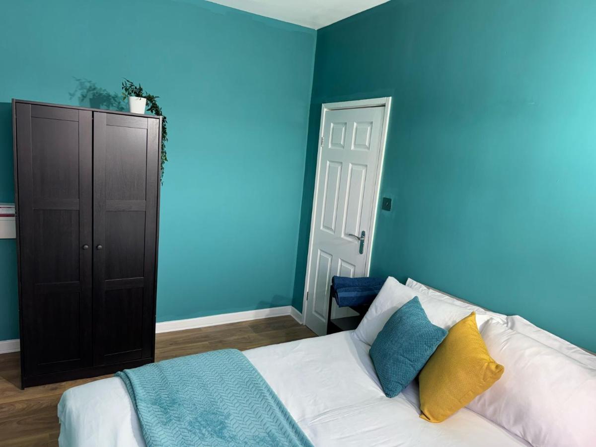 Spacious flat near to city centre - B&B