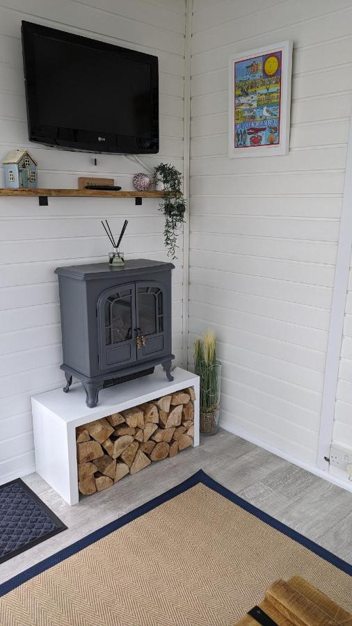 Rosy's Retreat-Cosy Beach Escape in Bacton Norfolk - Chambres d’hôtes