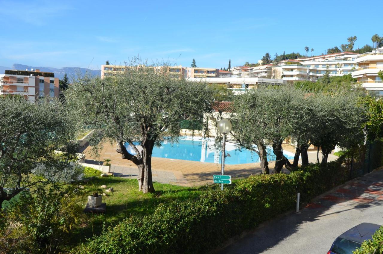 PLEIN CIEL - Appartement 5 personnes avec piscine sur la Corniche Fleurie à Nice - Bed and Breakfast Nice