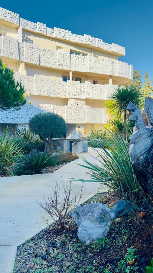 Oppidum Clim et Parking avec Terrasse de 30 m2 YourHostHelper - B&B