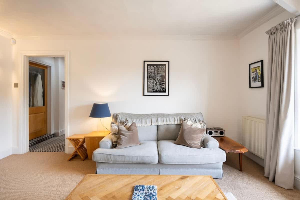 The Mews Flat, near Clifton Suspension Bridge with off-street parking - Chambres d'hôtes Bristol