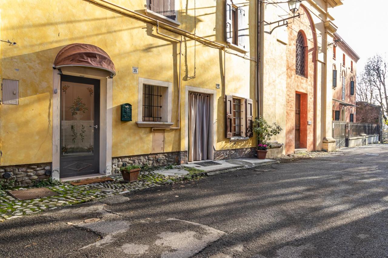 Orione House in Borgo Medievale con giardino - Bed and Breakfast Castelvetro di Modena