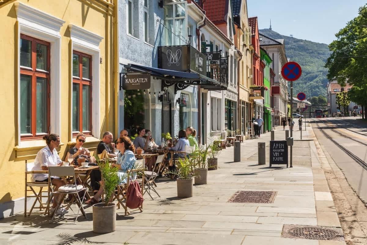DINBNB Apartments l 600m from Bryggen l Renovated 2025 l Central - B&B