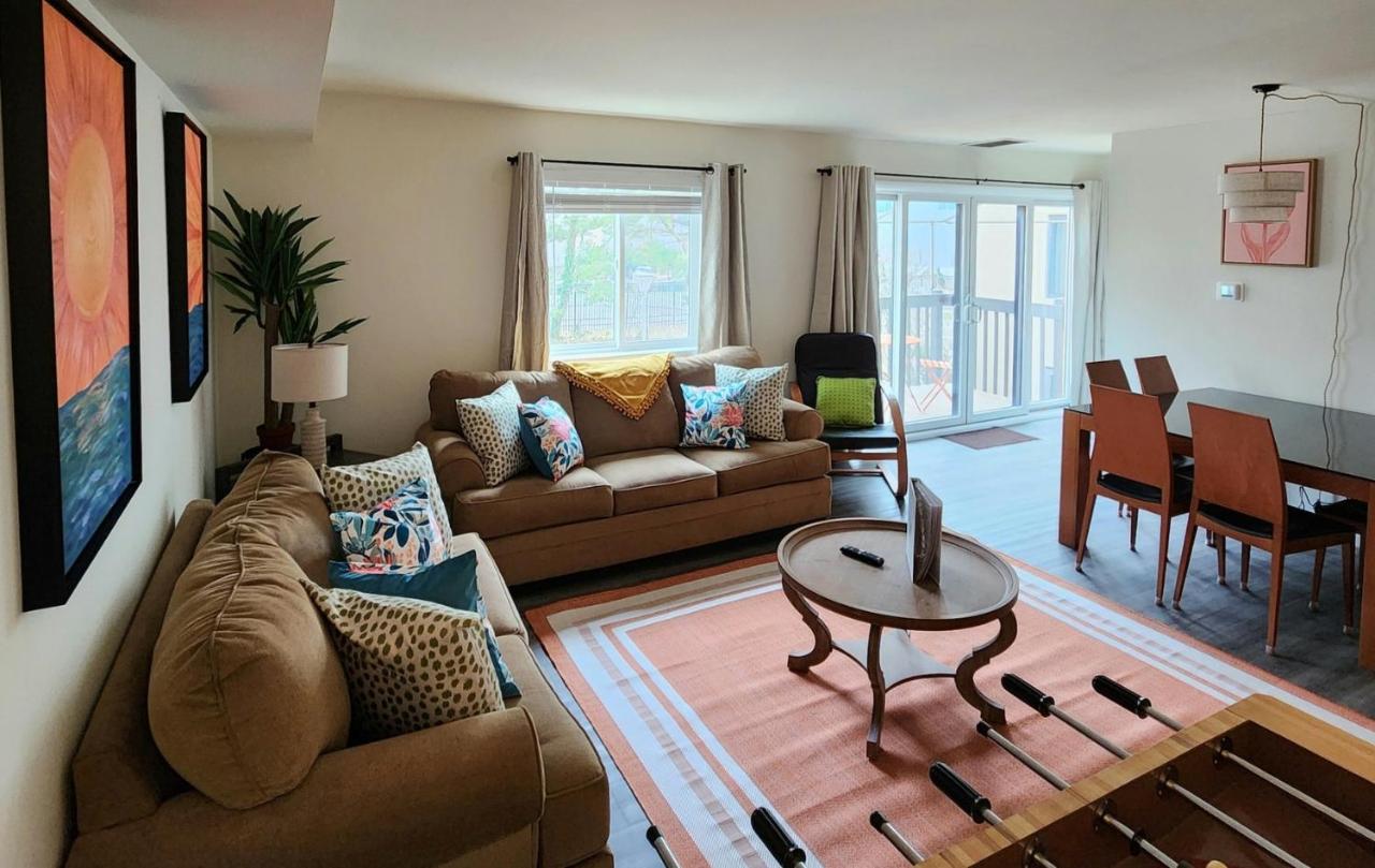 Uptown Grove AC-1 Block from Casino & Boardwalk! - Chambres d’hôtes Atlantic City