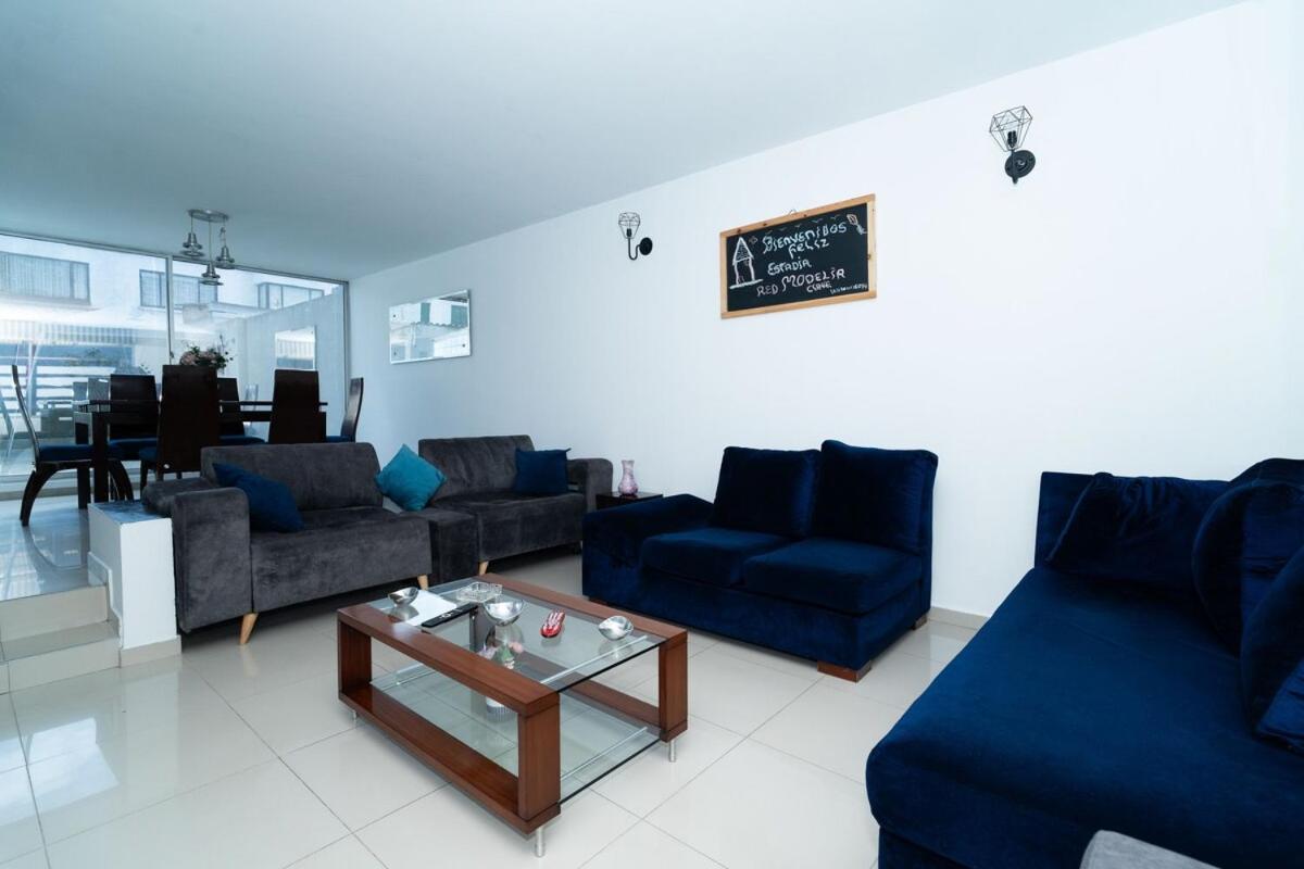 Casa grupos 5 minutes airport - Ferienwohnung