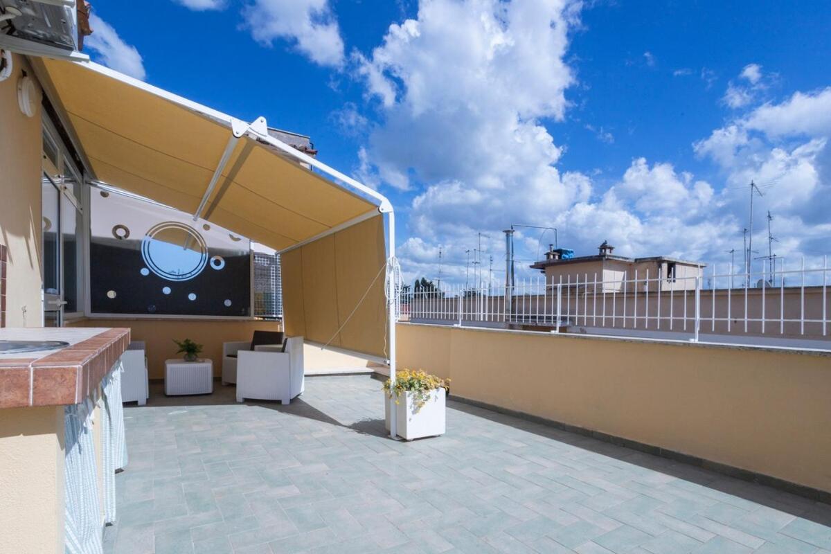 Attico 4M - Ospedale Gemelli e Vista Panoramica by Hôtea - Bed and Breakfast Rome