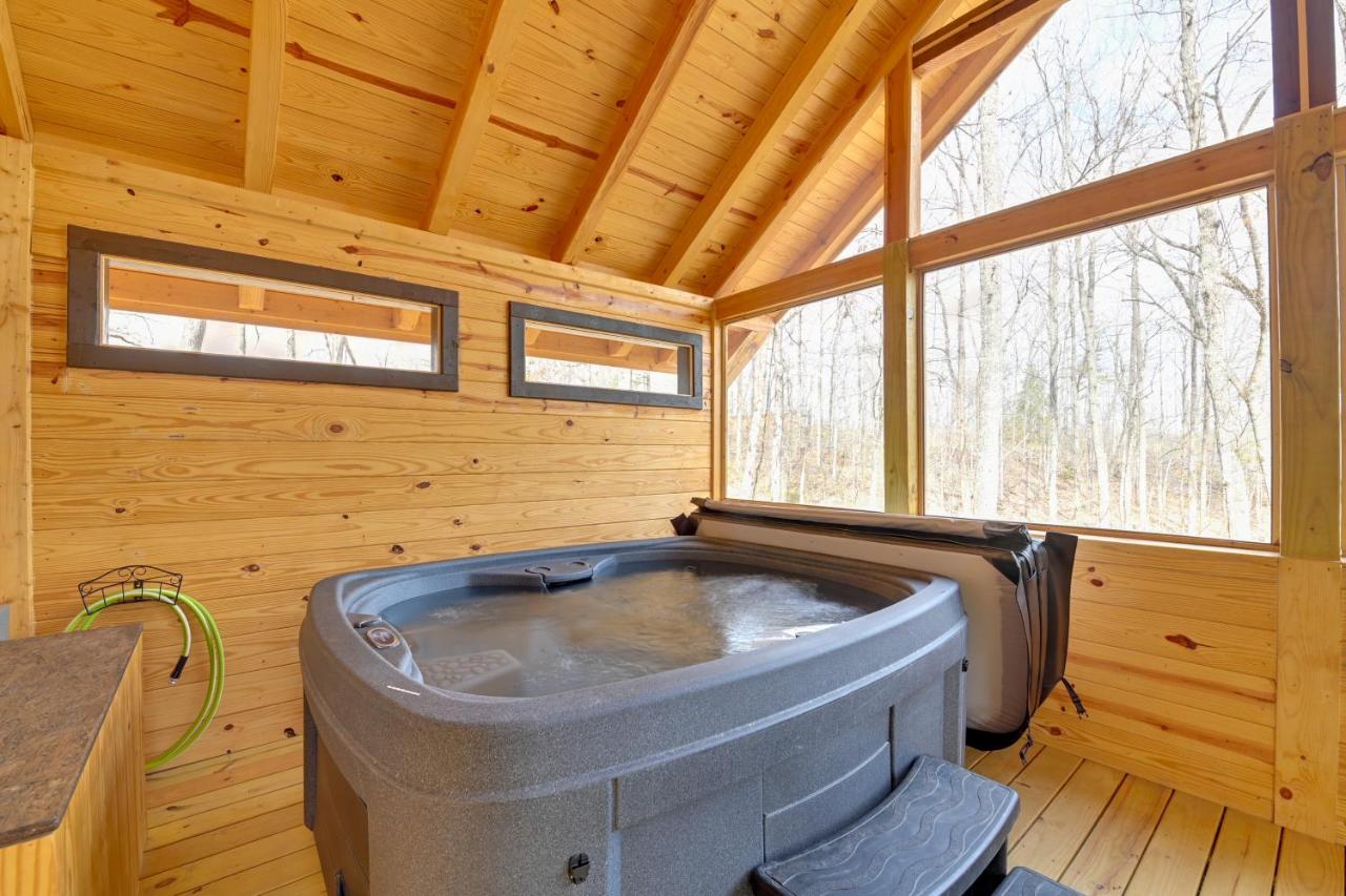 Hot Tub and Fire Pit Romantic Getaway in Frenchburg - Chambres d’hôtes Frenchburg