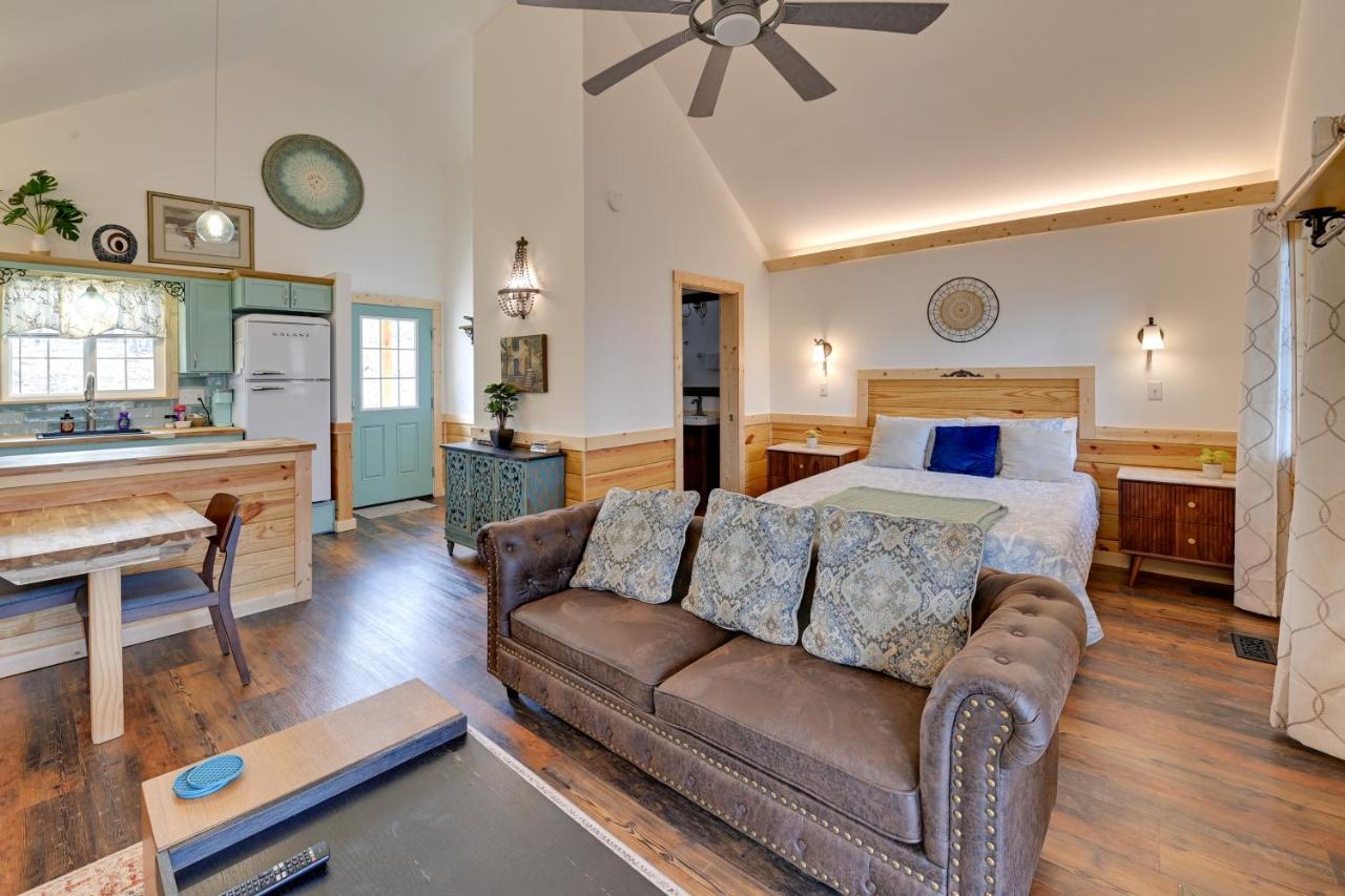 Hot Tub & Fire Pit: Romantic Getaway in Frenchburg - Chambres d'hôtes Frenchburg