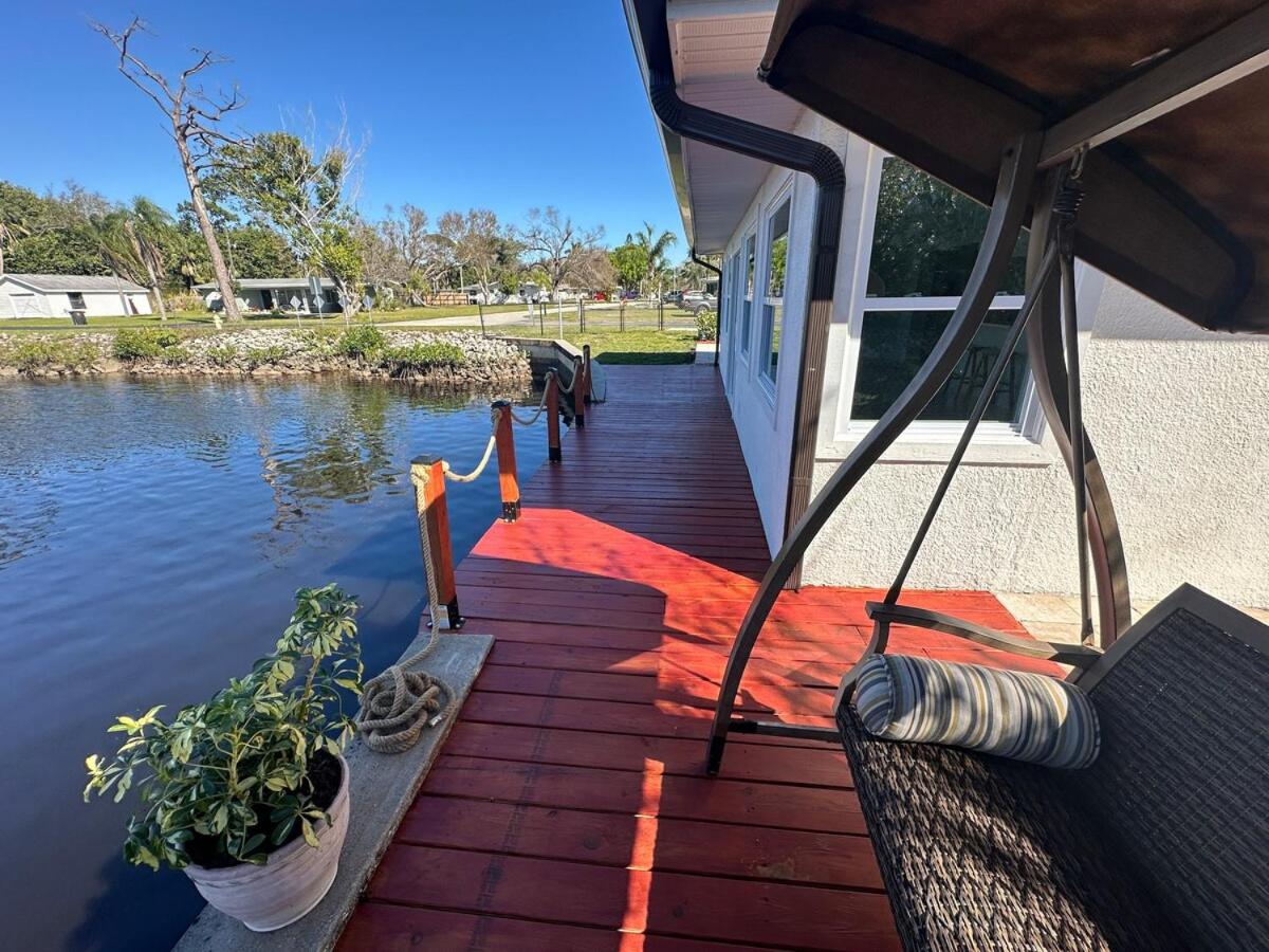 Newly Renovated Home on Canal - Fishing and boating friendly - Ferienwohnung North Fort Myers