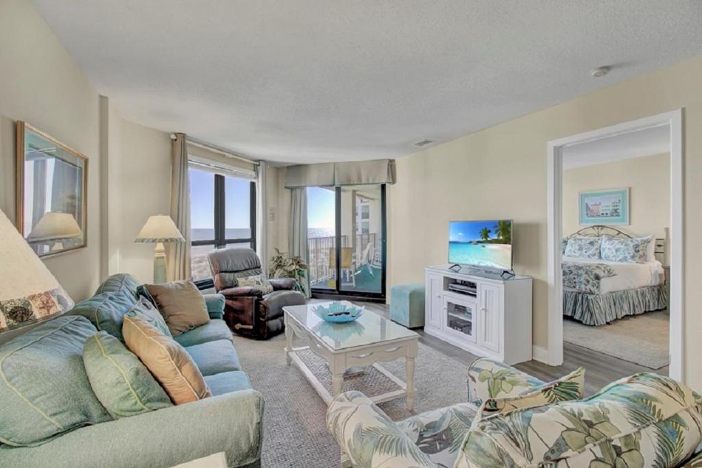 Summerhouse 408 by Wild Dunes, Oceanfront - B&B