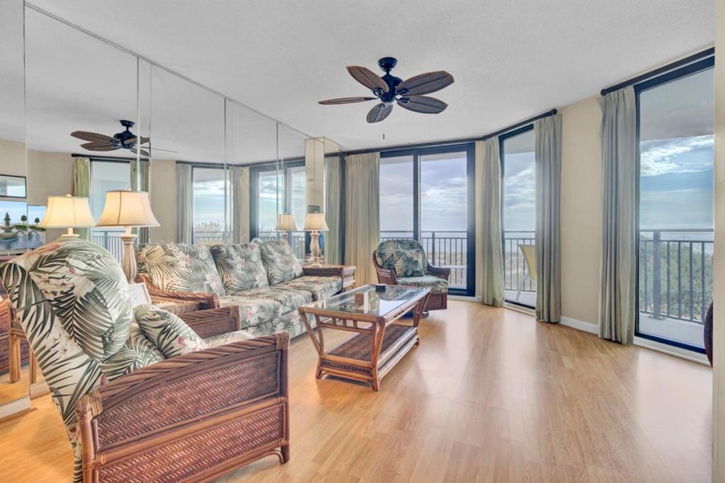 Shipwatch 321D by Wild Dunes, Oceanfront Condo - B&B