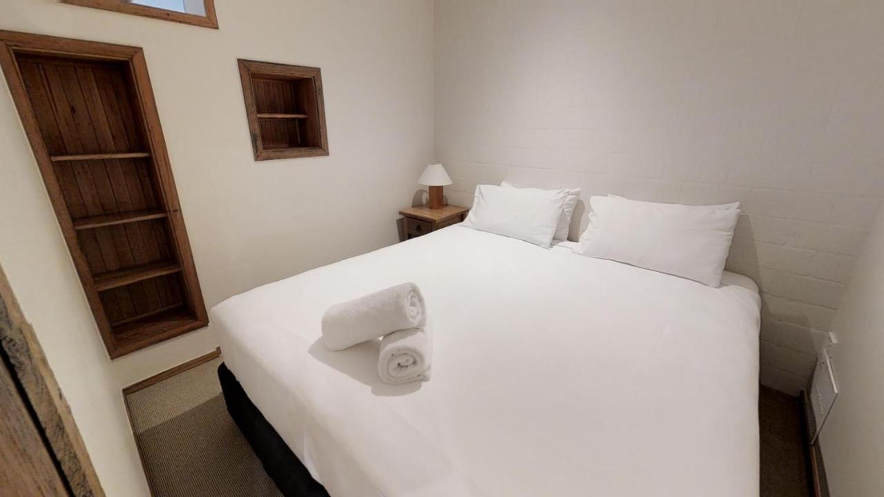 Two Studios (Sleeps 4)