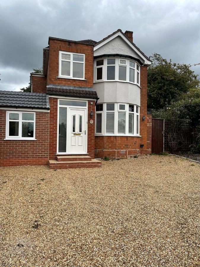 Luxury Detached holiday home Near BHX, JLR, NEC - B&B