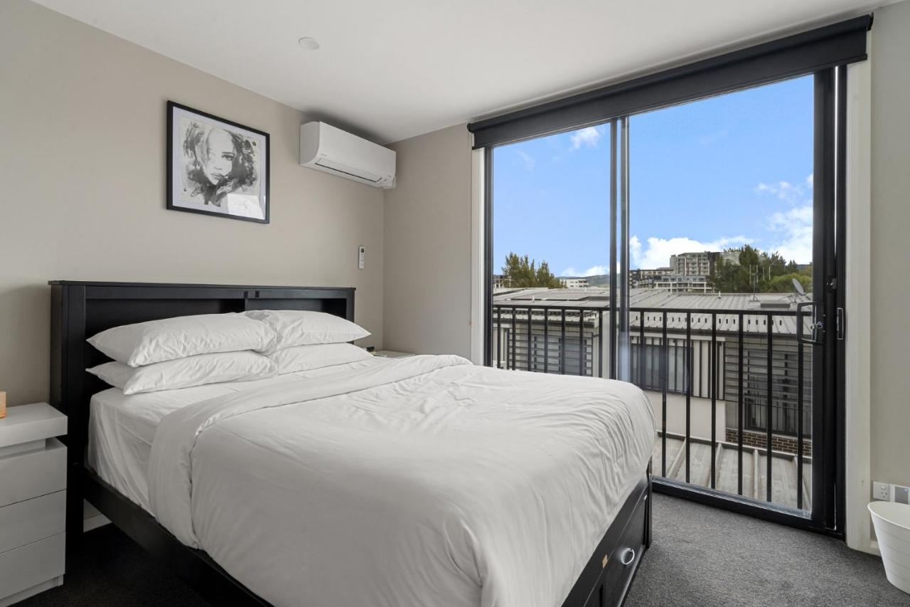 Modern 3-Bedroom Townhouse in Quiet Greenway - B&B