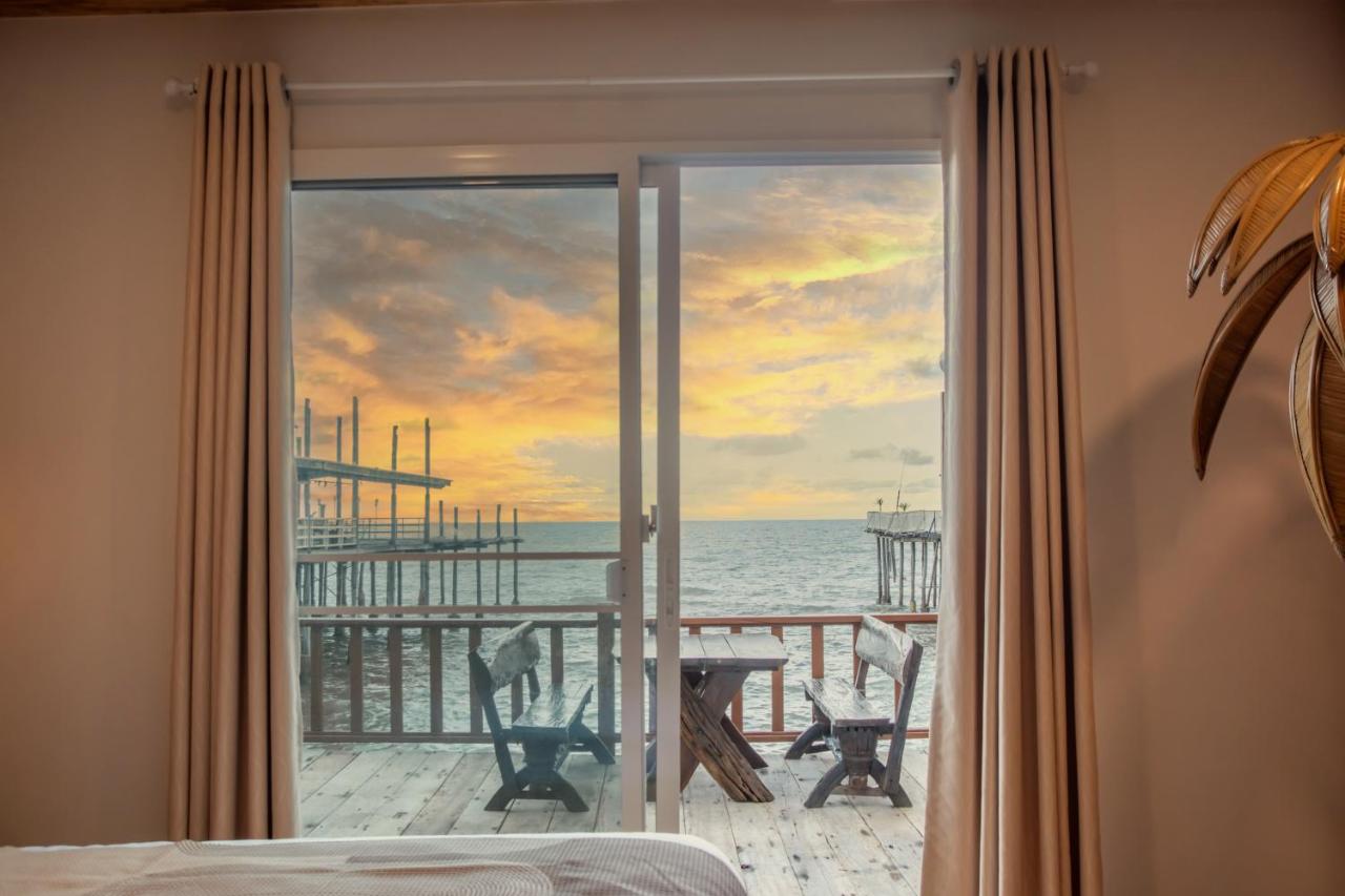 Seawave Guest House - B&B